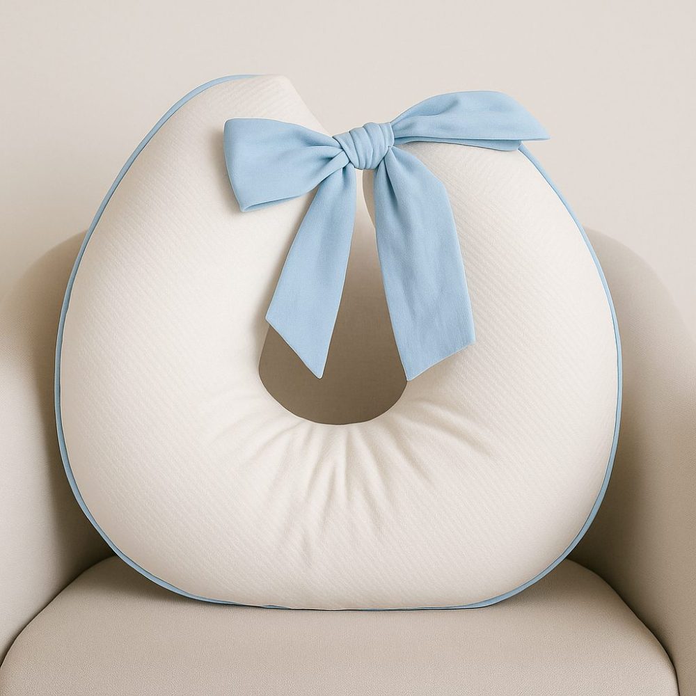 Almofada de Amamentação Com Laço – Branco Com Azul